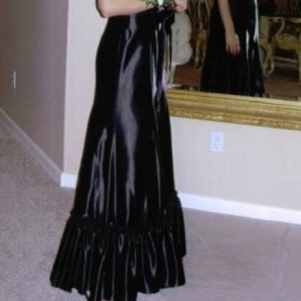 Black satin ball gown formal prom dress size 6 - Picture 6 of 16
